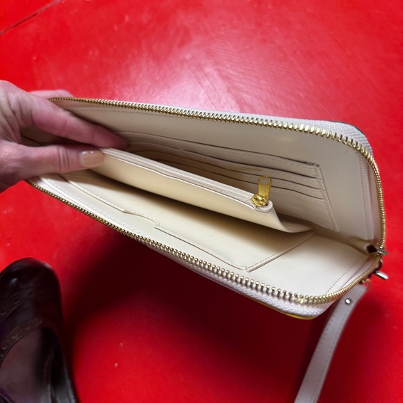 BANDO COLOR BLOCK WRISTLET WALLET - Picture 2 of 7